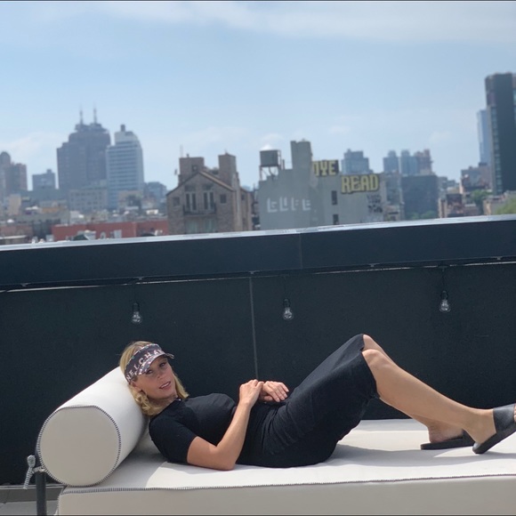 Meet Your Posher Amber! - Picture 7 of 14